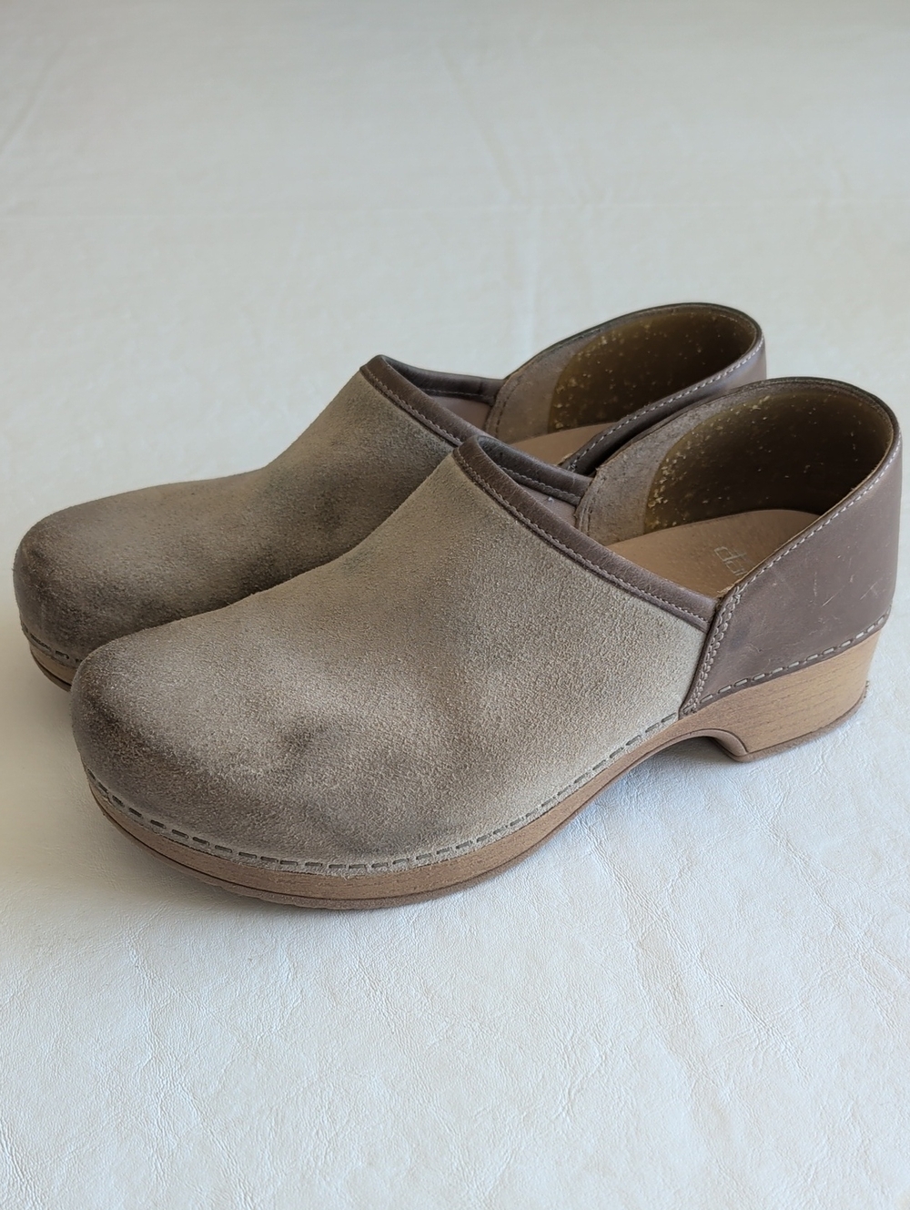 Dansko Brenna Tan Burnished Suede Slip On Clogs Size 38